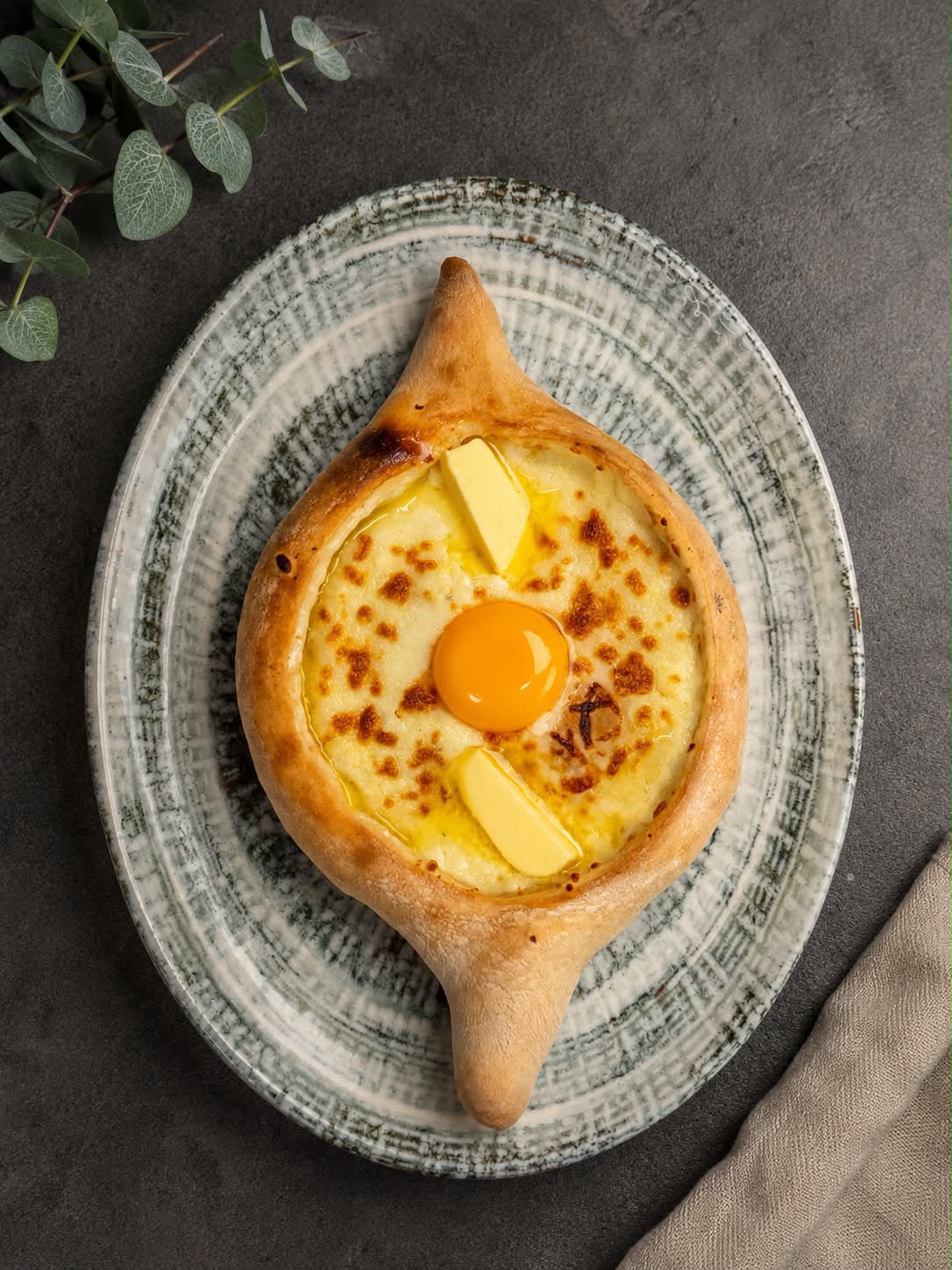 Khachapuri Adjaruli